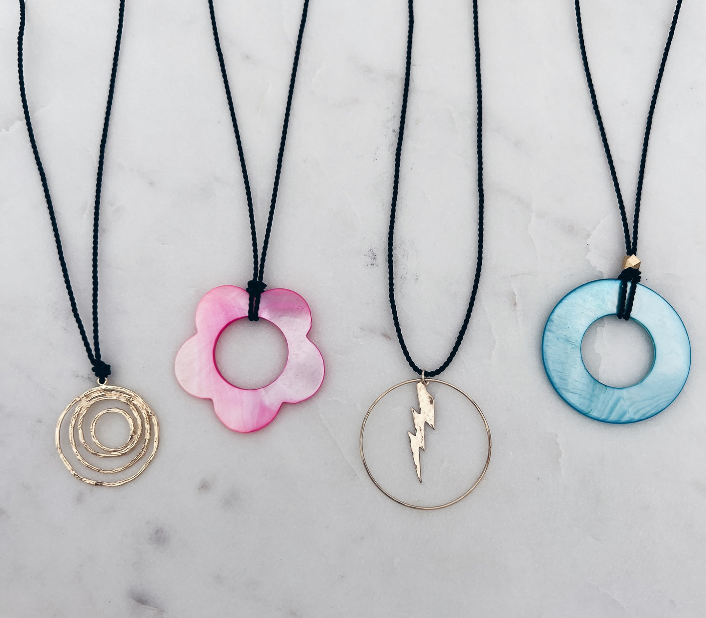Turquoise Circle Shell Cord Choker
