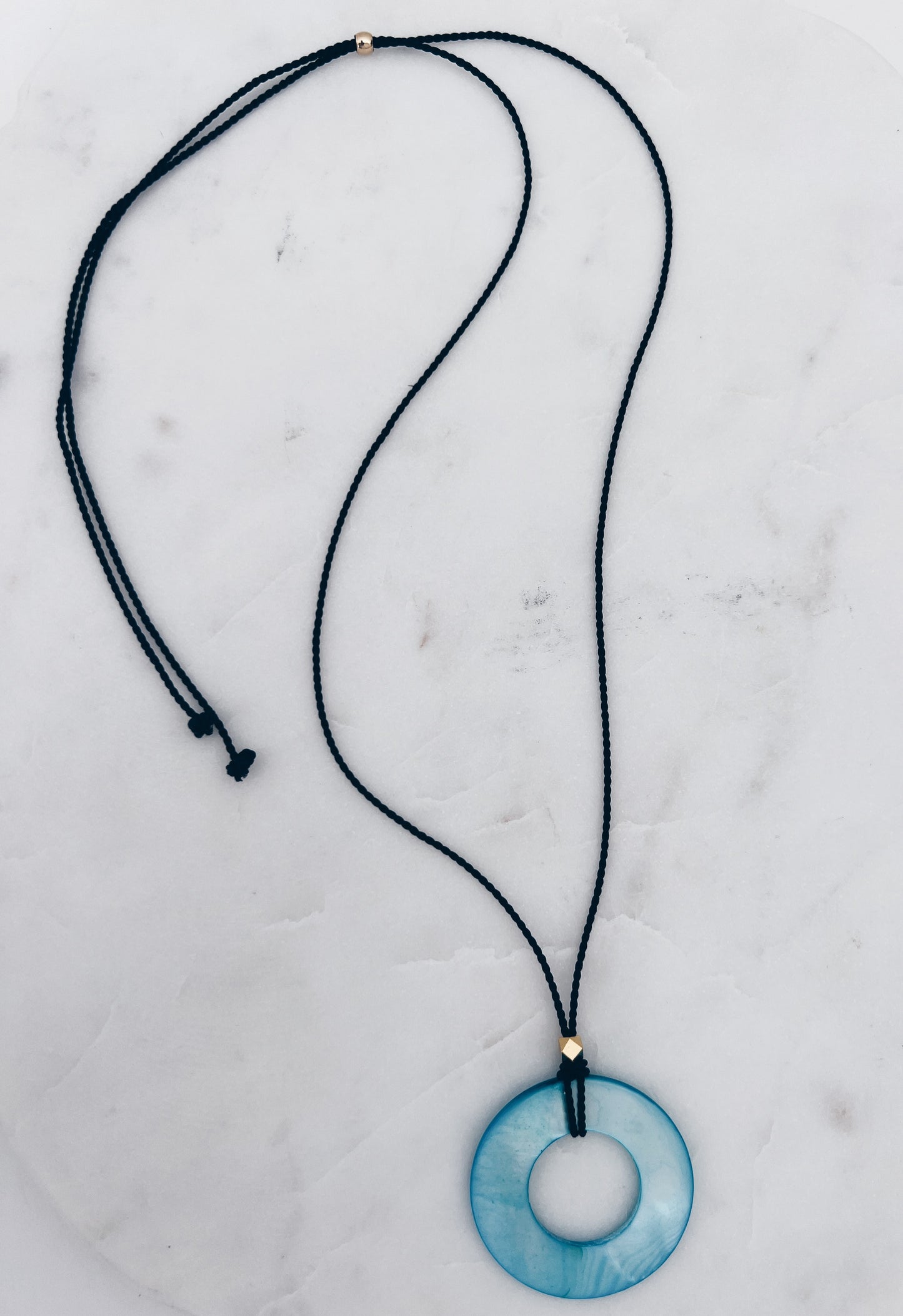 Turquoise Circle Shell Cord Choker
